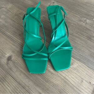 Massimino Dutti high heel strappy sandals in Bottega green color. Size 40